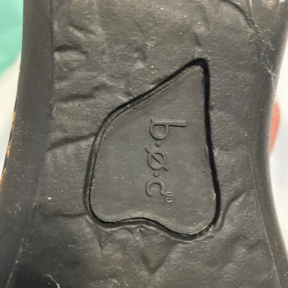 Womens Shoes - Picture 4 of 5